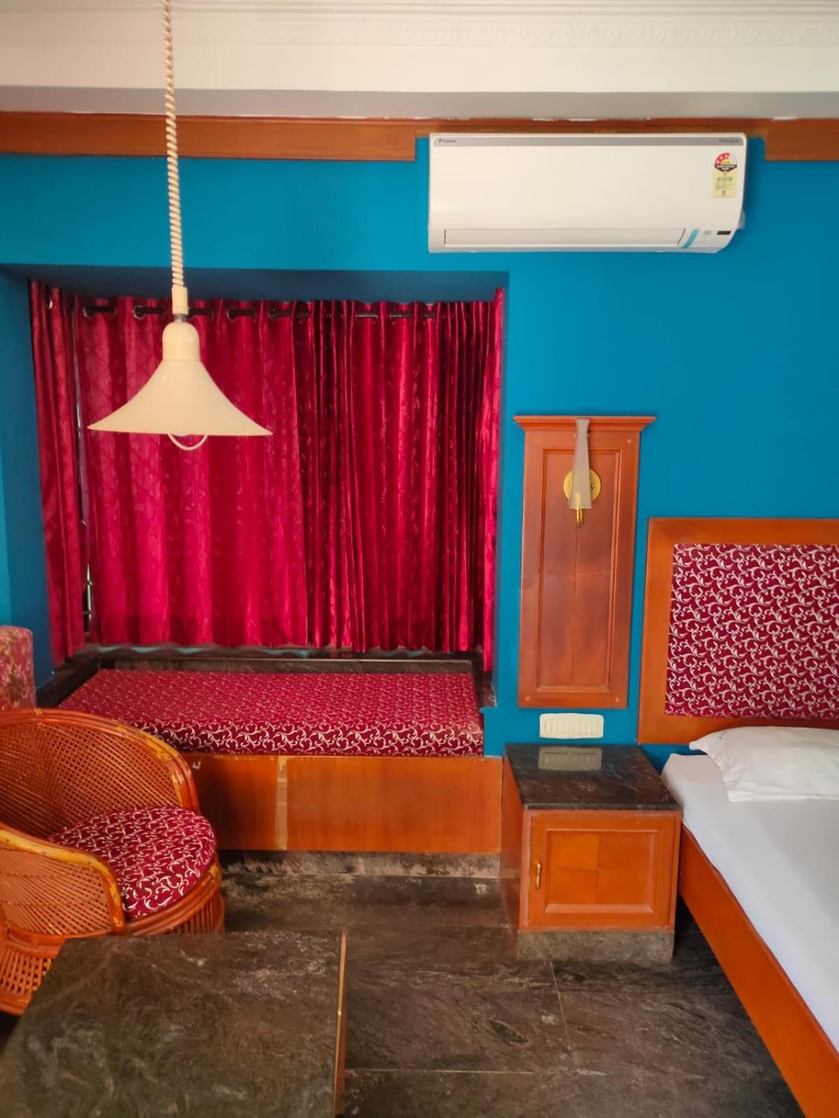 Anjana Hotels Theni Allinagaram Exterior foto